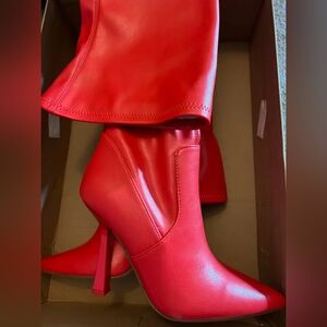 Voice👄 Steve Madden Boots